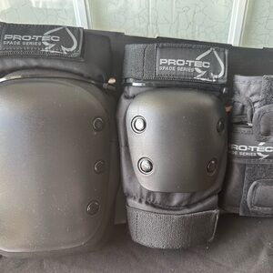 PRO-TEC Spade Series Black Knee, Elbow, wrist Pad Set adult small